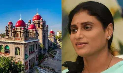 Telangana HC halts Sharmilaās march, public meeting in Mahabubabad