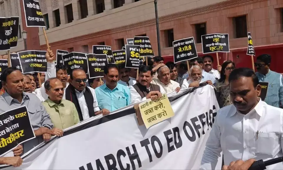 Opposition parties protest in New Delhi
