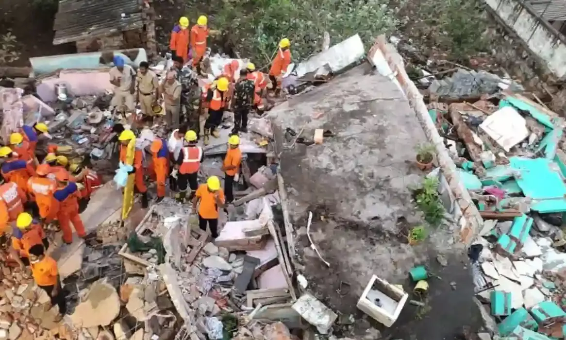 vizag building collapse