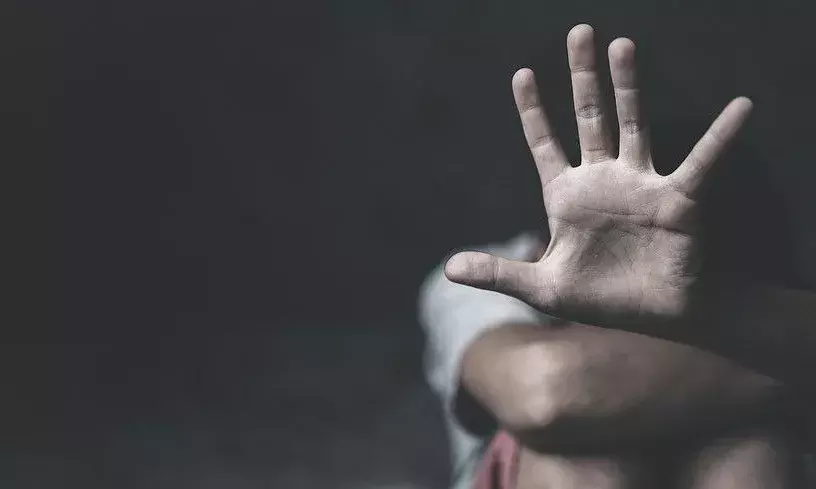 Hyderabad: Fed up with dowry demands, 22-year-old woman ends life