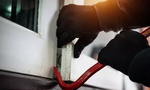 Retired IPS officerās residence burgled in Hyderabadās Jubilee Hills