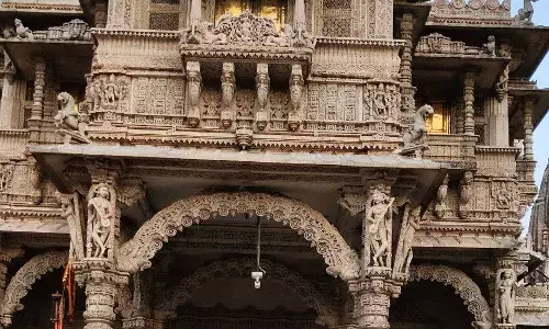 175-year-old Hutheesing Jain Temple in Ahmedabad