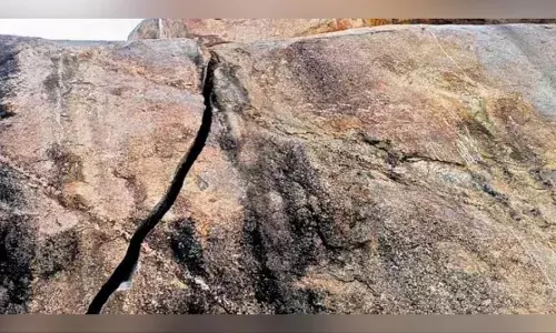 Rock split due to heat in Kurnool