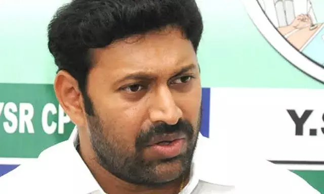 MP YS Avinash speaks after his father Bhaskar Reddy arrest