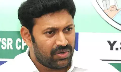 MP YS Avinash speaks after his father Bhaskar Reddy arrest