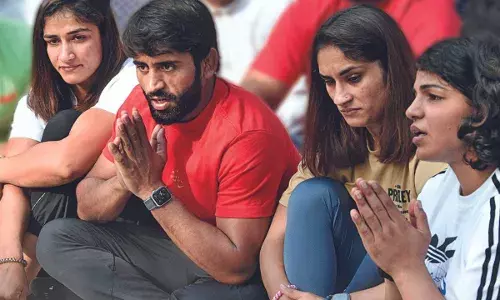 Women wrestlers seek registration of an FIR against the WFI president over allegations of sexual harassment