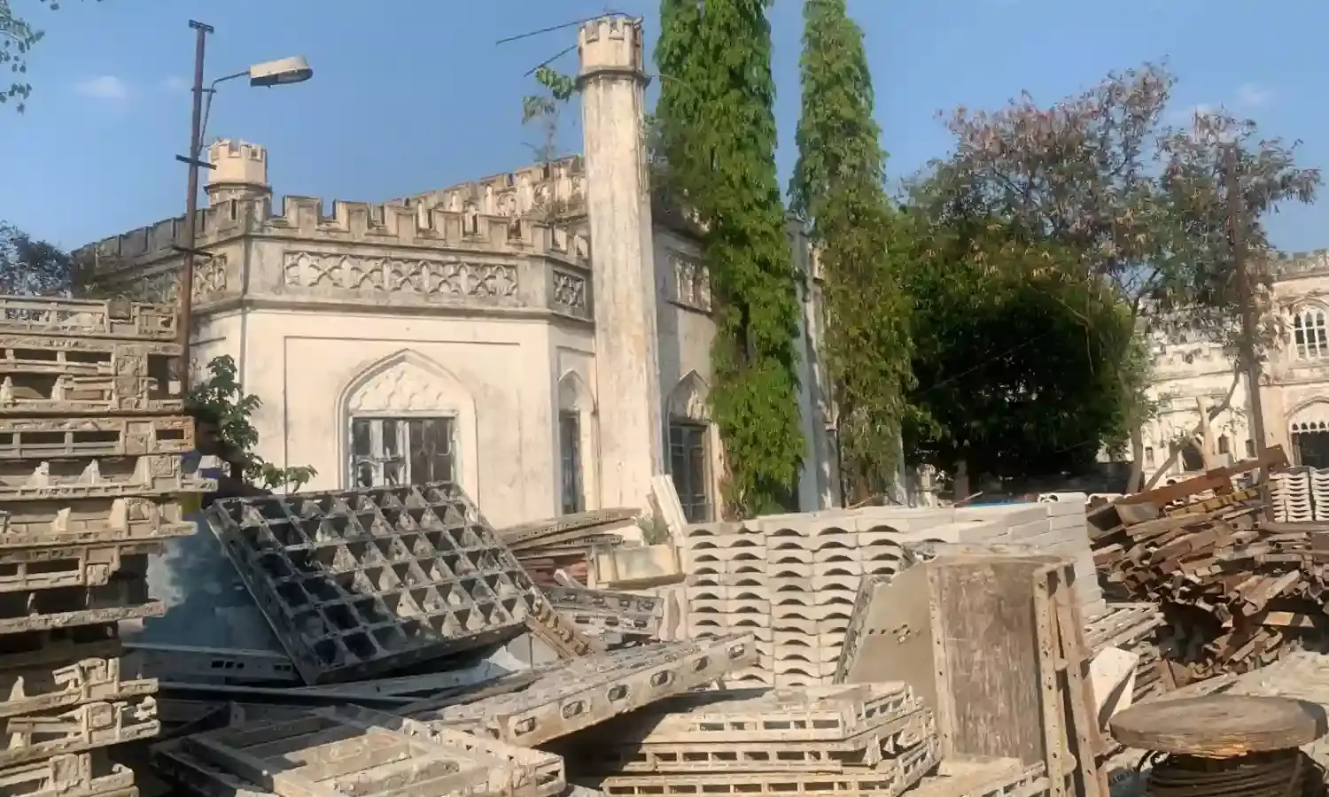 Ground Report: Hill fort palace turn dumping ground for Telangana Secretariat debris