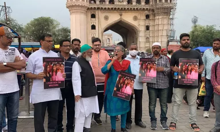 ‘Activists Network of Hyderabad,’ staged a flash protest near Charminar on Saturday to condemn the alleged attack on protesting wrestlers at Jantar Mantar by the Delhi police