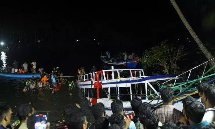 houseboat with more than 30 passengers on board capsized and sank near the Thoovaltheeram beach