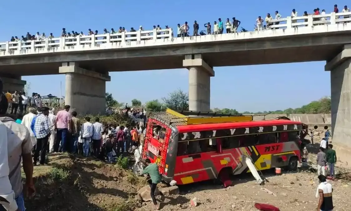 Madhya Pradesh: 22 killed, 20 injured after bus falls off the bridge