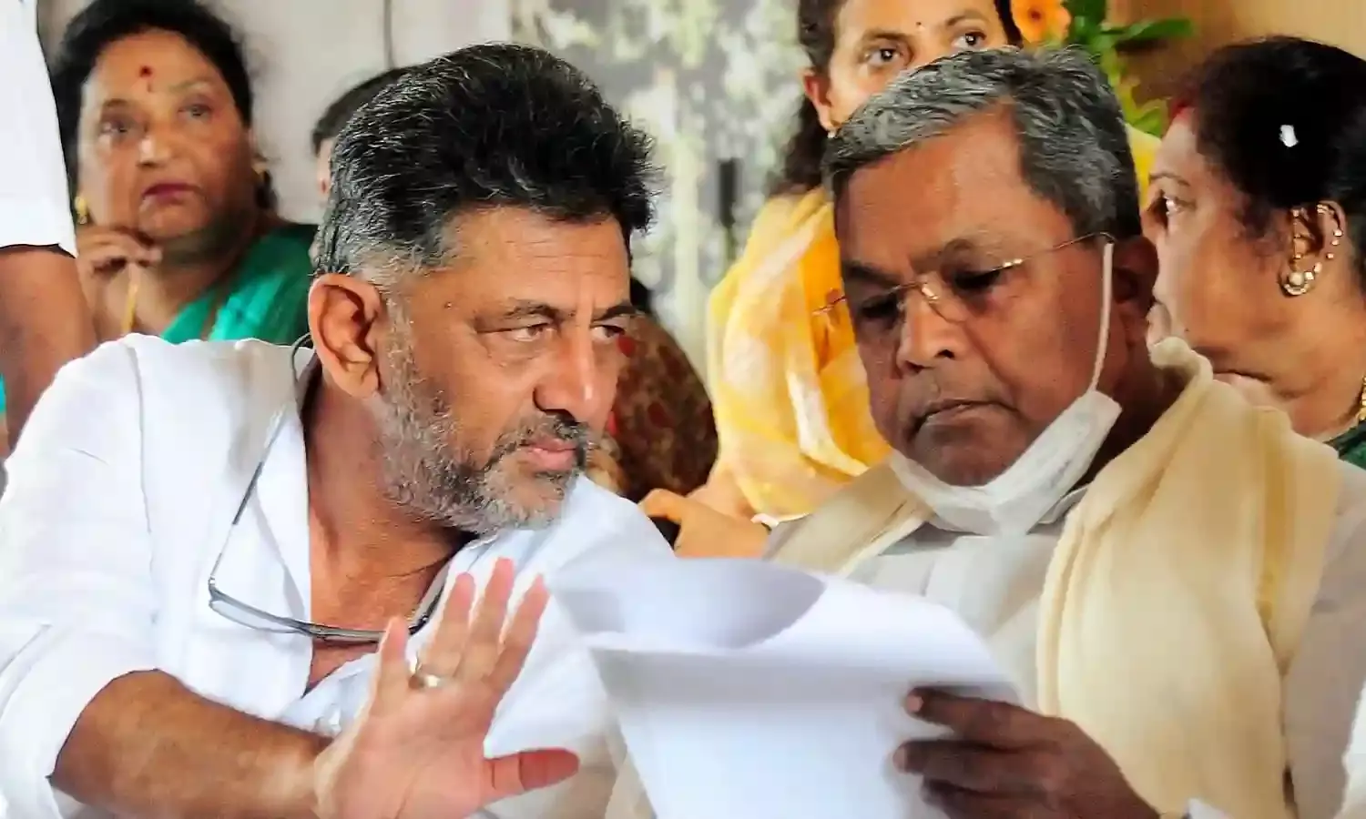 Kaun Banega Mukhya Mantri: Congress struggles to choose between Shivakumar, Siddaramiah
