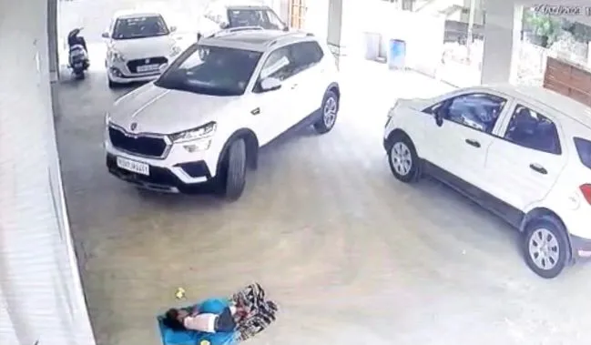 Hyderabad: Car runs over laborer’s three-year-old daughter; dies