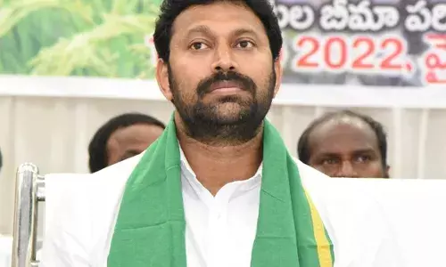 Telangana HC grants interim relief to MP YS Avinash Reddy citing motherās illness in Viveka murder case.