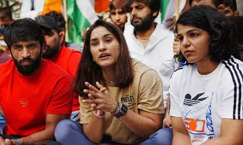 Protesting wrestlers to immerse medals in Ganges at 6 pm today, sit for hunger strike at India Gate.