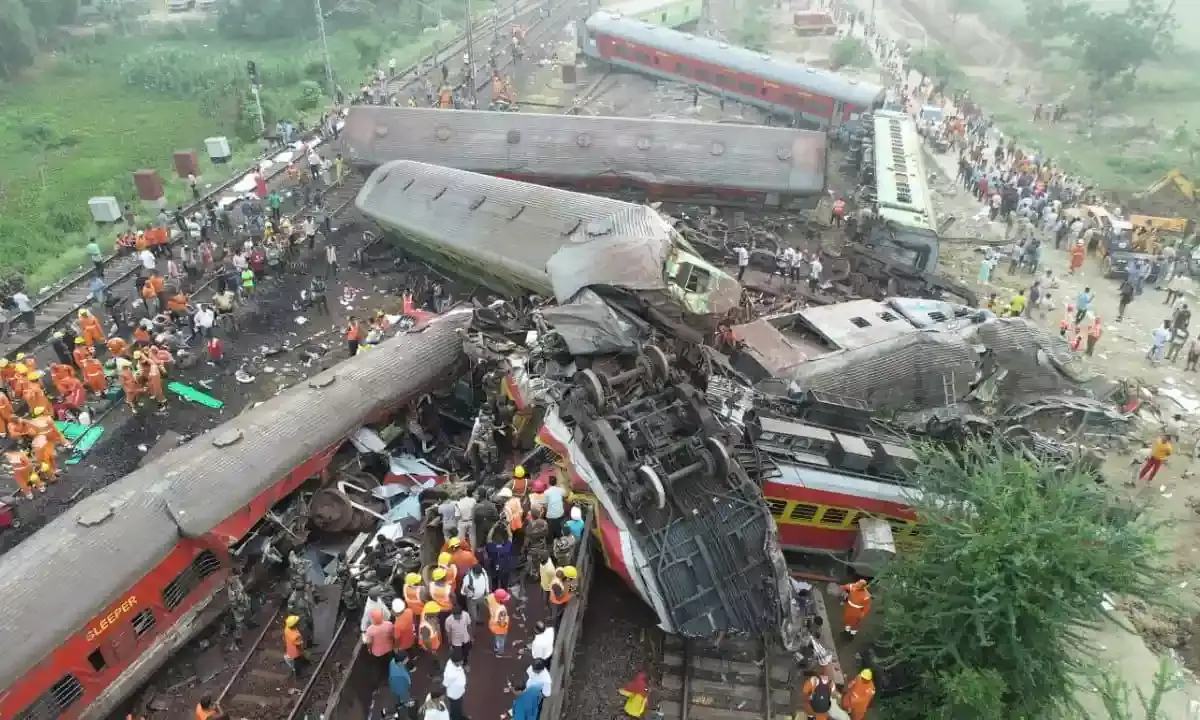 India’s worst railway disaster: 233 killed, 900 injured in Balasore; rescue operations on.