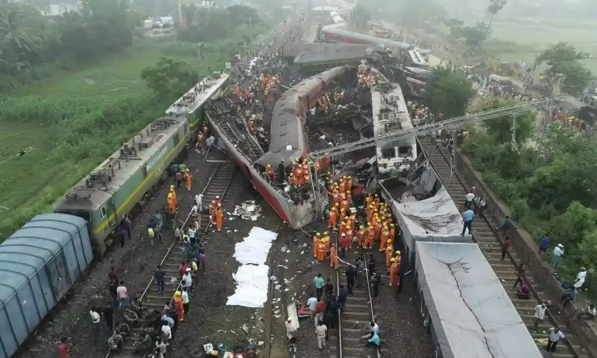 Odisha train crash: I saw 200 passengers lying dead, eye witness recalls Anubhav Das.