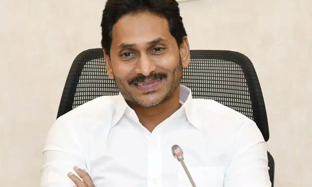 Andhra govt employees thank Jagan for Guarantee Pension Scheme.