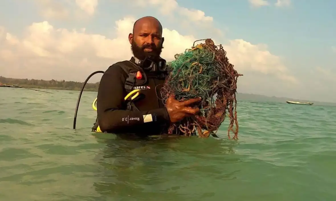 Oceans don’t want to taste our waste: Meet Vizag scuba diver Subhash, who fights plastic pollution.