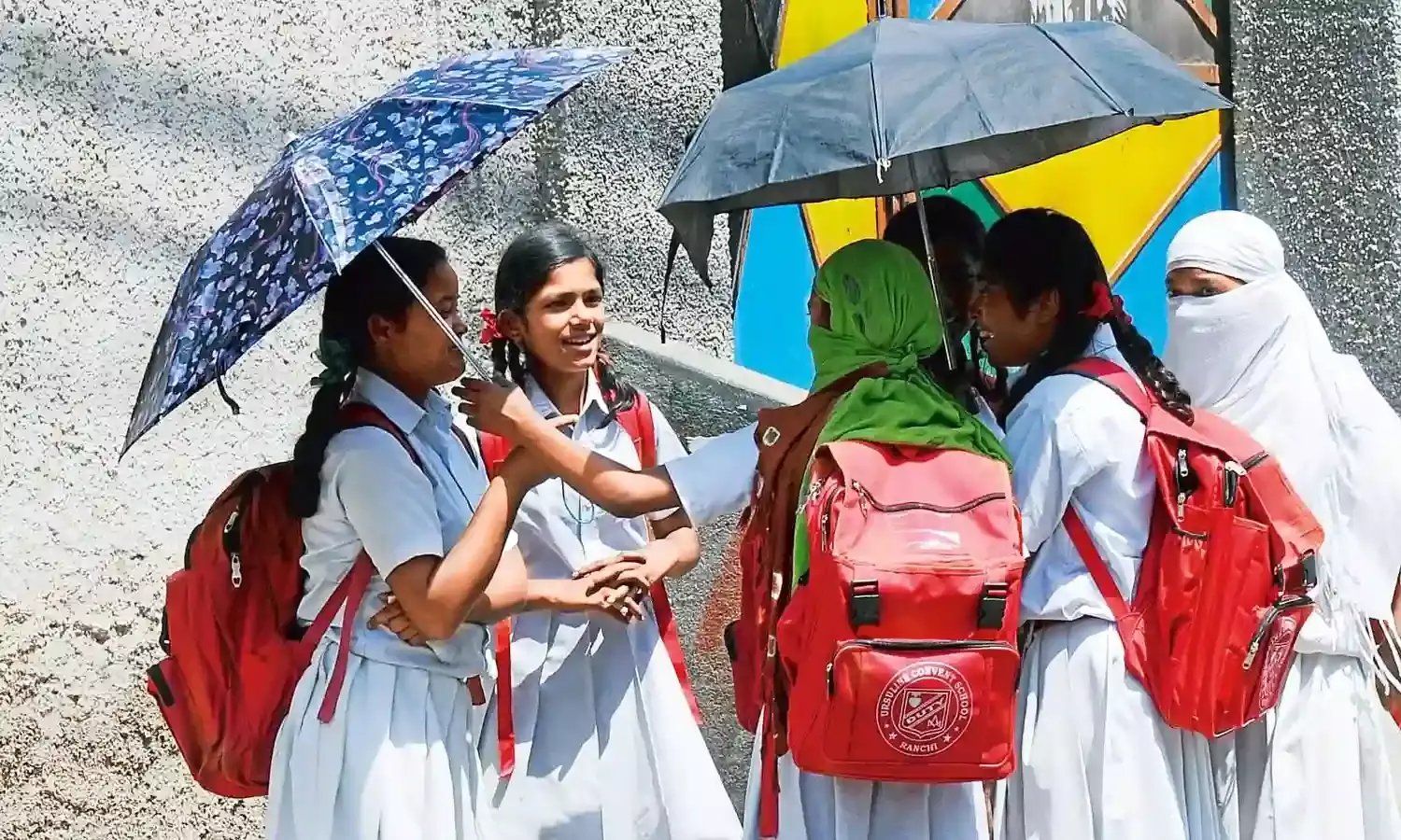Heat Wave: Parents request schools to postpone reopening in Andhra & Telangana.