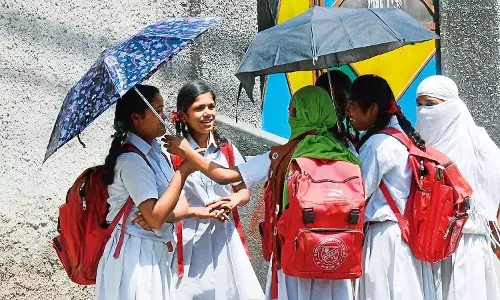 Heat Wave: Parents request schools to postpone reopening in Andhra & Telangana.