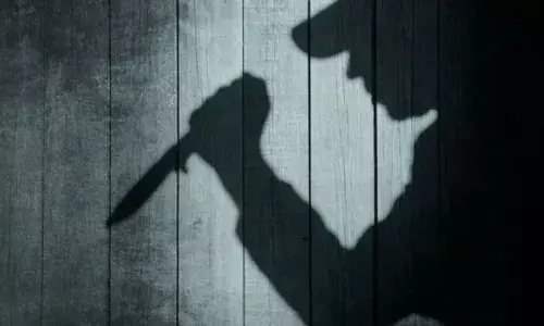 Man kills woman, chops her stomach before dumping body in Visakhapatnam.