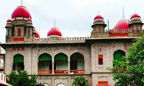 Telangana HC notice to Nalgonda collector for allotting govt junior college land to market complex.