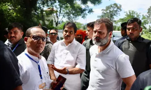 Manipur police stops Rahul Gandhis convoy at Bishnupur.