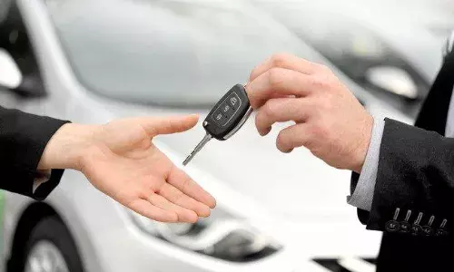 Man held for stealing luxury cars after posing as valet in Hyderabad.