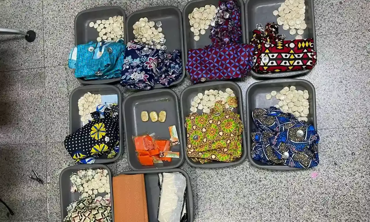 Burundi National caught with 2 kg heroin worth Rs 14 crore at hyderabad airport.