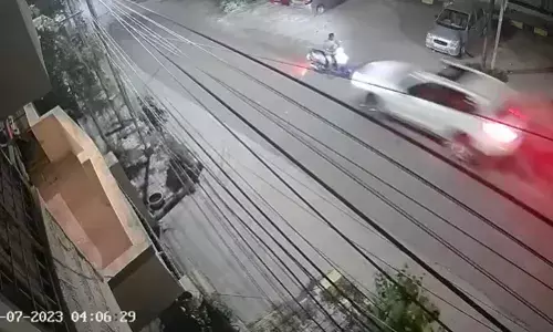 BMW runs over GHMC staffer at Banjara Hills, driver flees with car