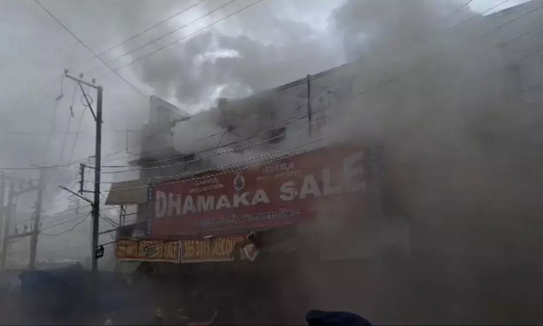 Fire breaks out at clothing shop in Secunderabad’s Paalika Bazaar, no causalities