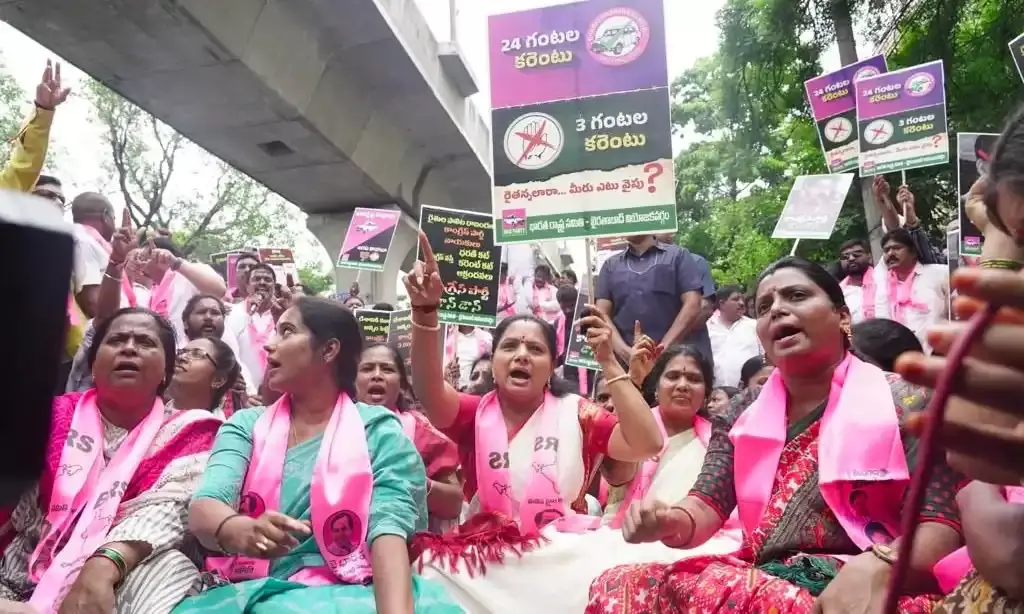 Congress, BRS trade barbs over free electricity for farmers in Telangana