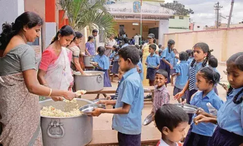 54,201 mid-day meal staffers in Telangana schools to get pay rise from July