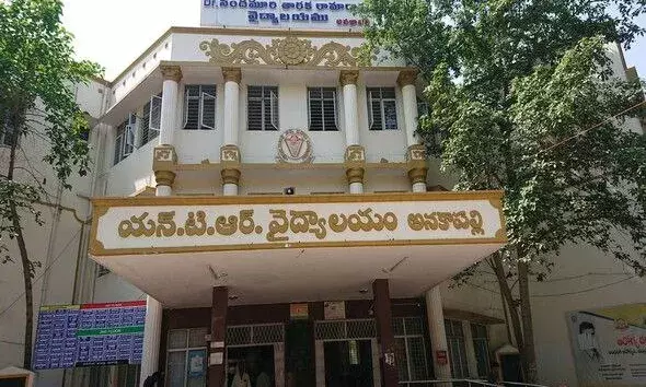 Family in Anakapalle bury wrong body given by NTR hospital, cops rectify mistake.