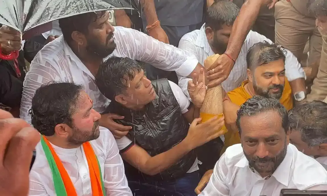 BRS neglecting housing for poor, says Kishan Reddy; stages dharna on ORR.