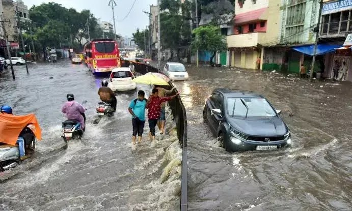 Heavy rains wreak havoc, Vailpur records 464 mm in 6 hours; many Hyderabad areas inundated