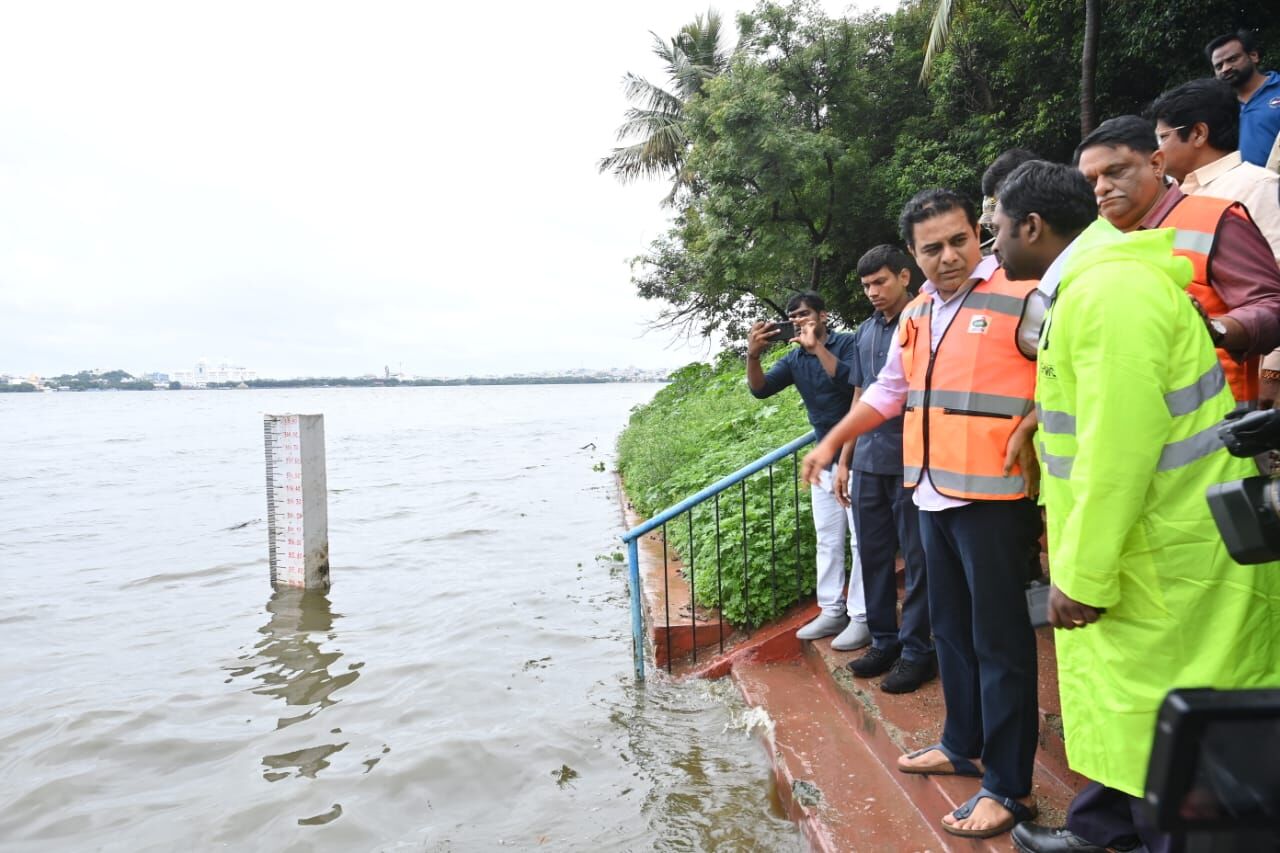 rise-in-musi-river-keeps-low-lying-areas-on-edge-officials-ready-with