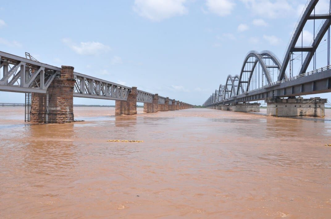 Andhra floods: Second warning issued at Dowleswaram Barrage, 7 NDRF ...