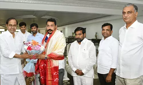 Bhim Army chief Chandrashekhar Azad calls on Telangana CM KCR