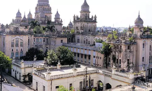 Historians divided over KCR govtās decision to demolish Osmania General Hospital