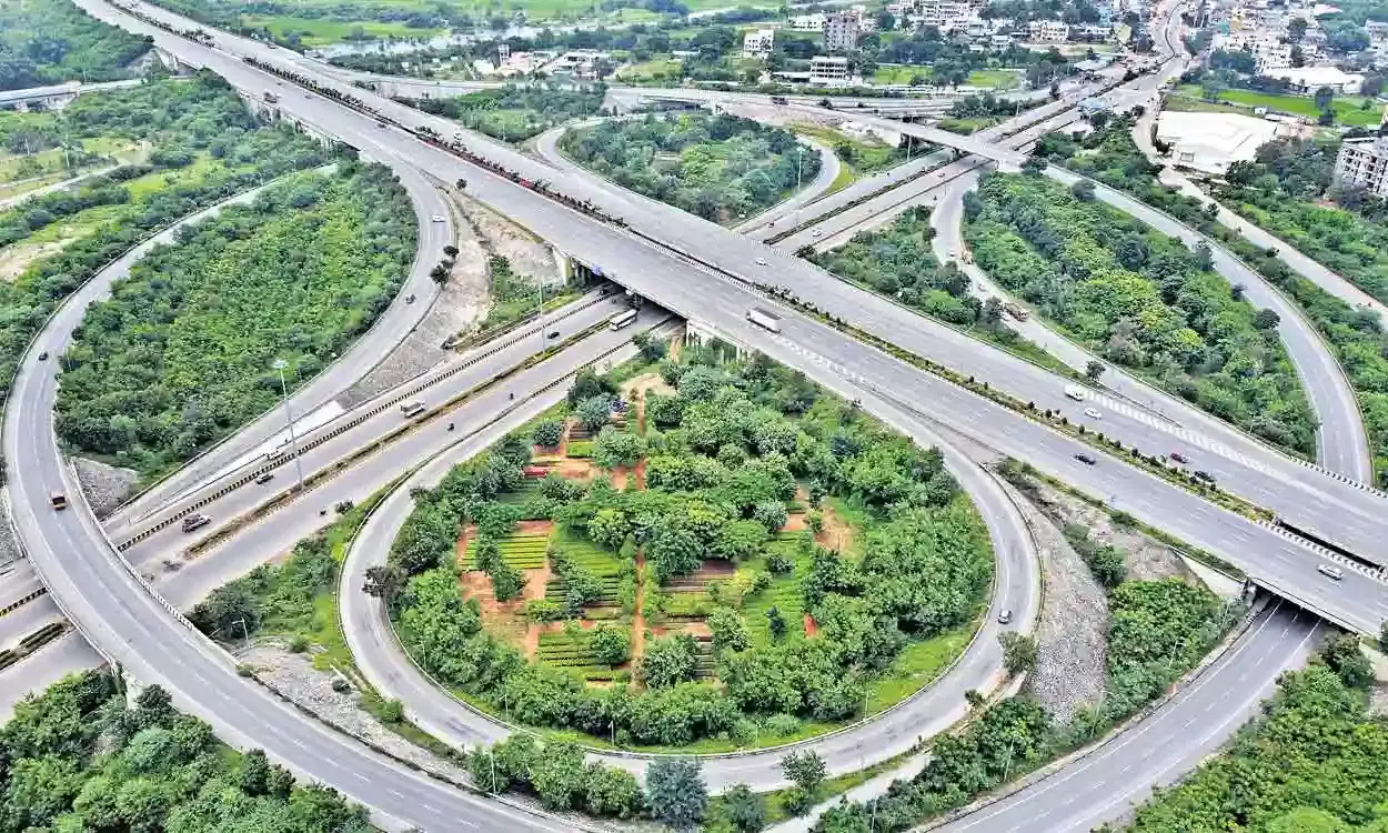 Here are the new rules on ORR speed limits; max speed is 120 kmph, minimum is 40