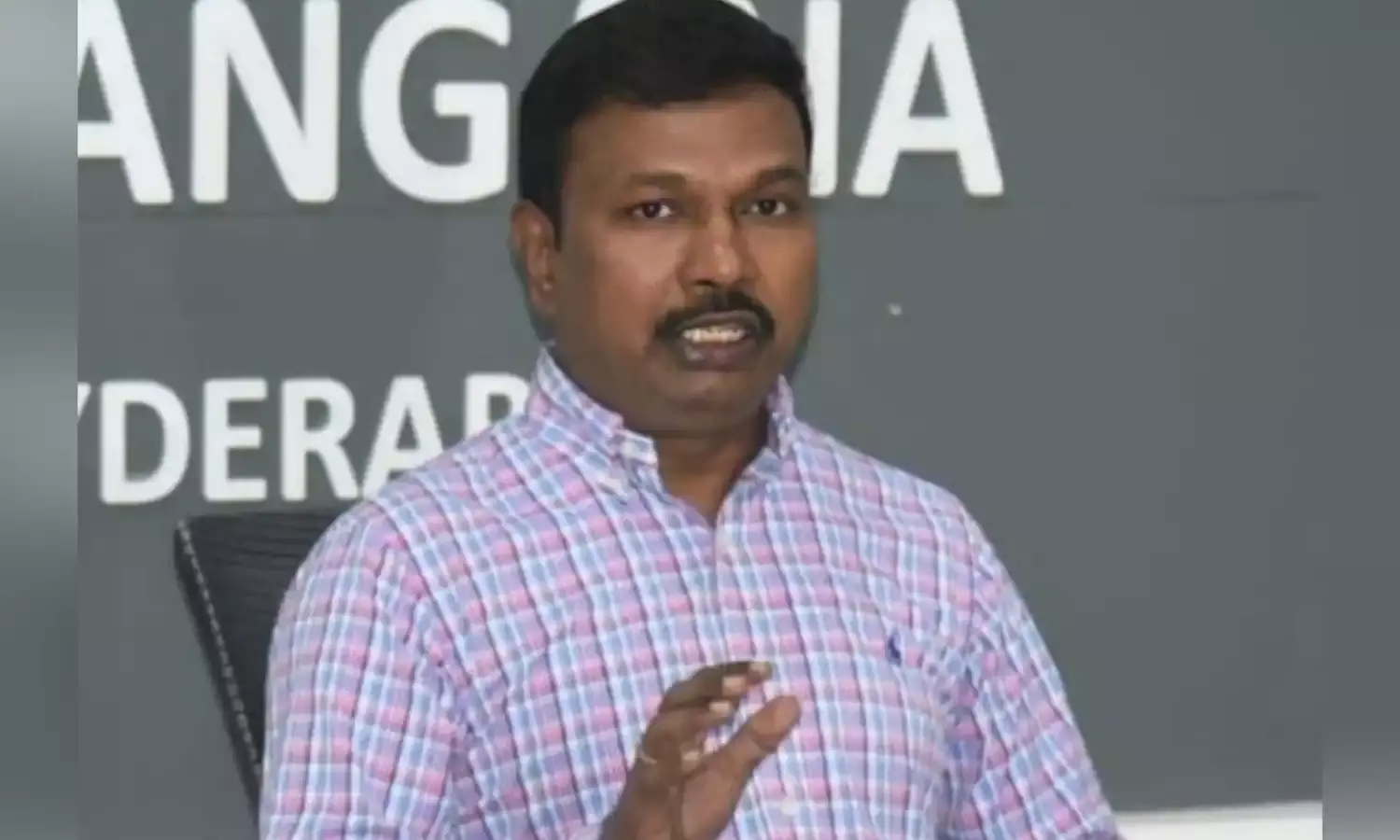 TS health director Srinivas Rao decides to enter politics; Congress complains to Governor