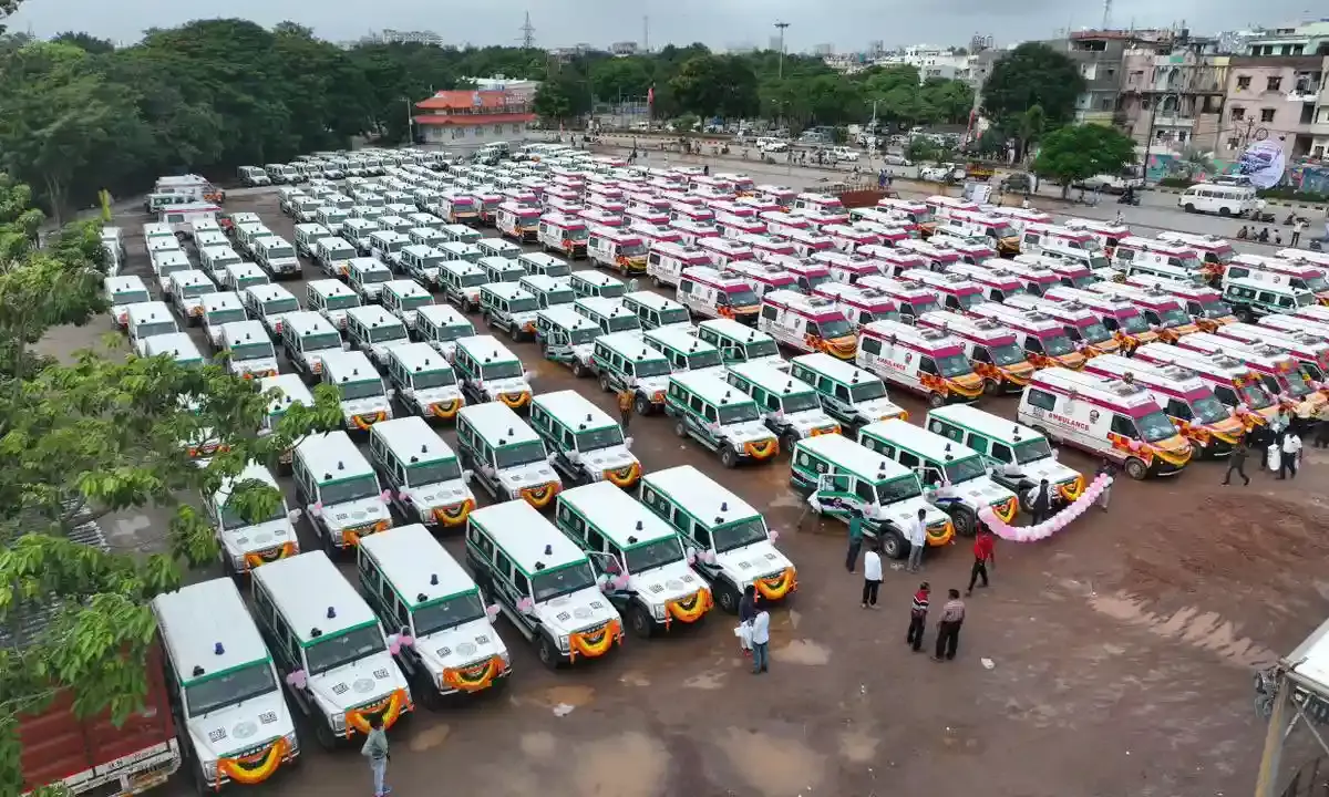 Telangana gets 466 new ambulances, 228 Ammavodi transport vehicles
