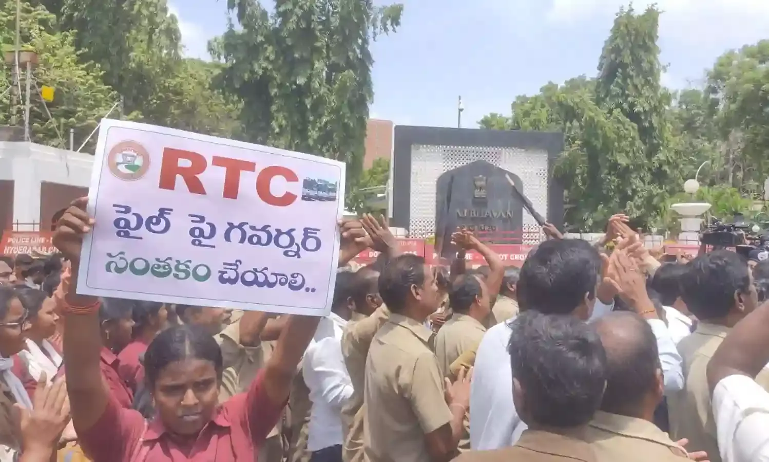 TSRTC Bill Impasse: Nature of jobs, pensions will remain same, Telangana assures governor