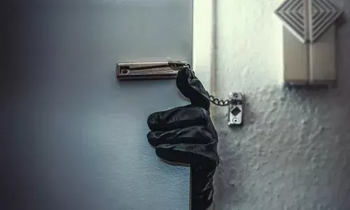 Hyderabad Addl DGPās passport, ATM cards stolen from police mess