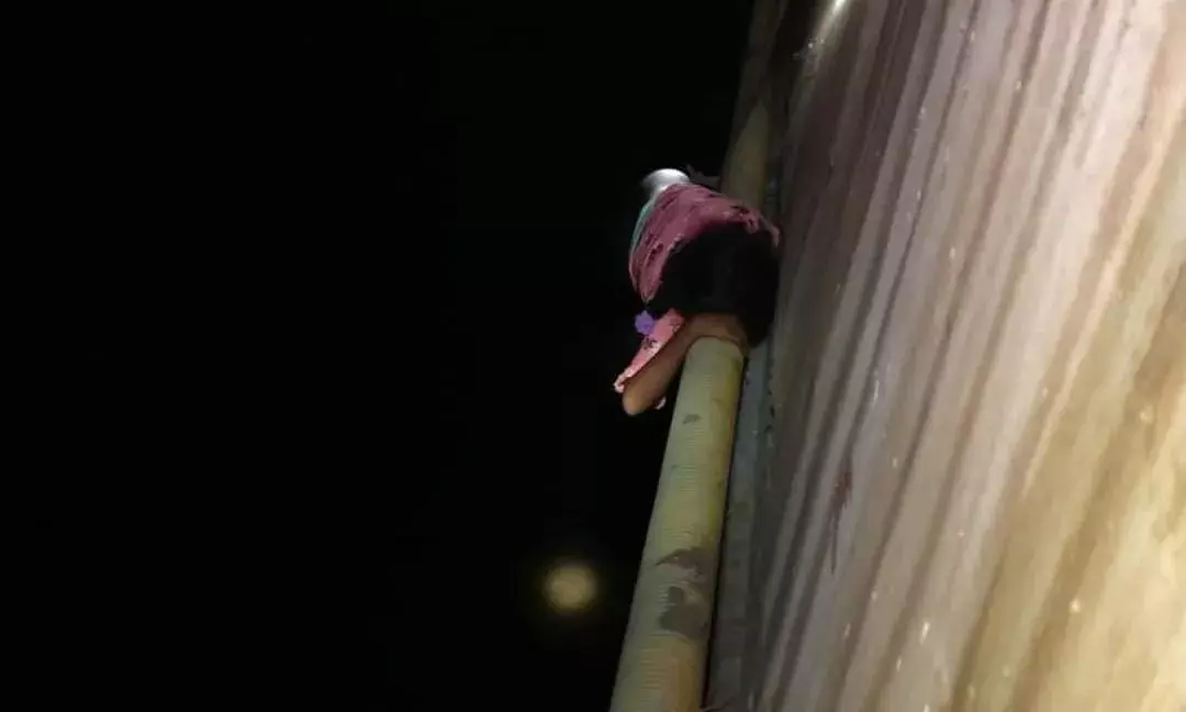 Ravulapalem:  How girl showed grit, called up police after pushed off bridge by mothers paramour