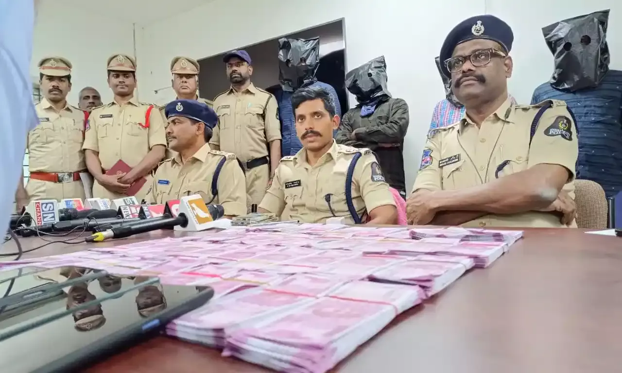 Hyderabad cops bust gang trading fake notes; currency worth Rs 69 lakhs seized