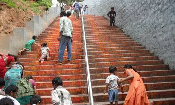 Tirumala leopard attack: Kids below 15 years of age prohibited from Alipiri, Srivari Mettu routes