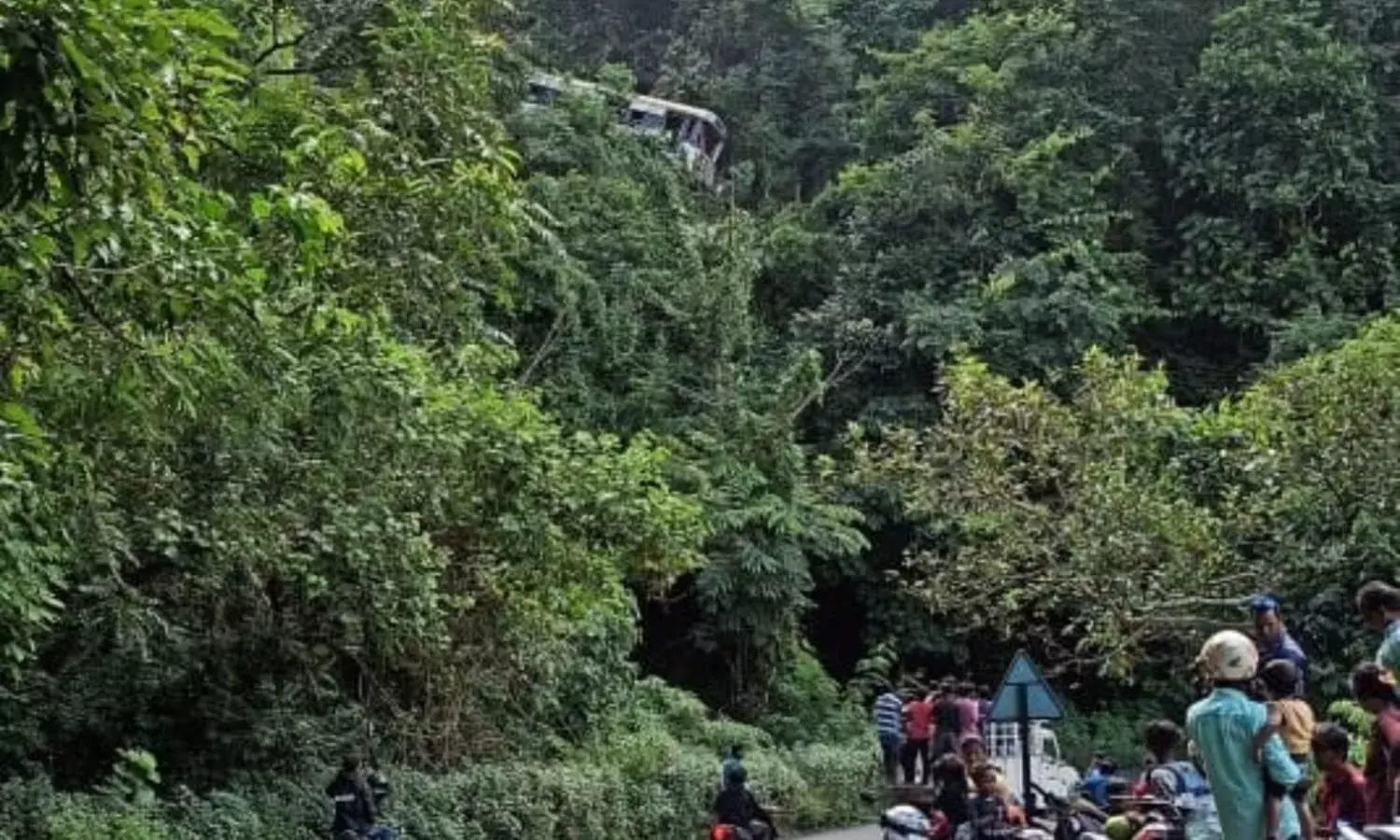 APSRTC bus falls 100 feet off Paderu ghat road in Alluri district