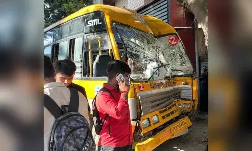 Ramkote: GHMC sweeper killed, 4 students injured after AIMS minibus rams into tree